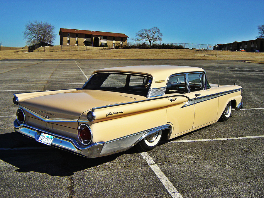 1959 Ford Galaxie lowered.jpg