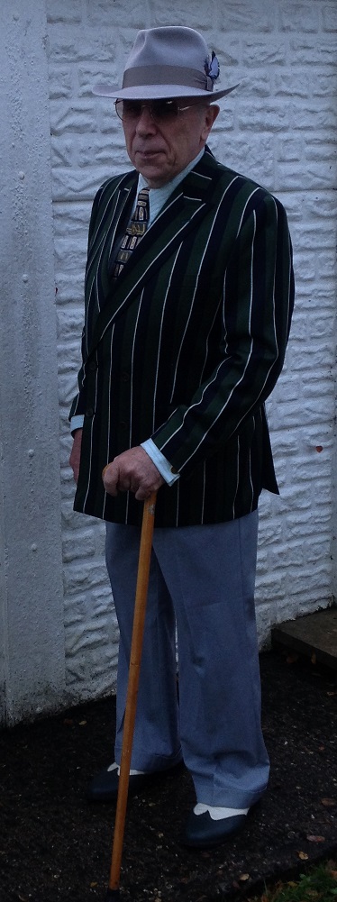 Green blazer grey hat and trousers 005.JPG