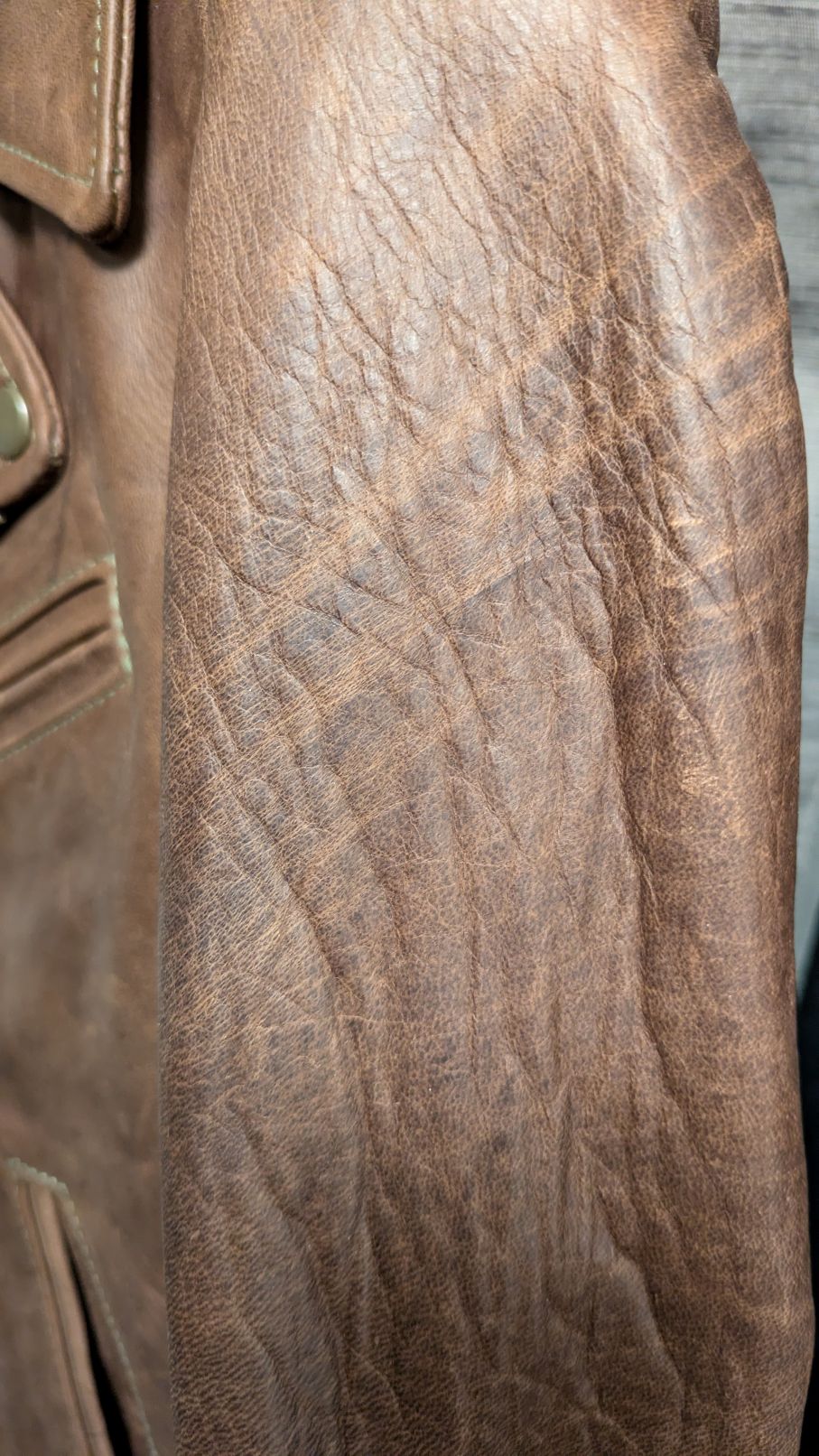 left-sleeve-closeup.jpg