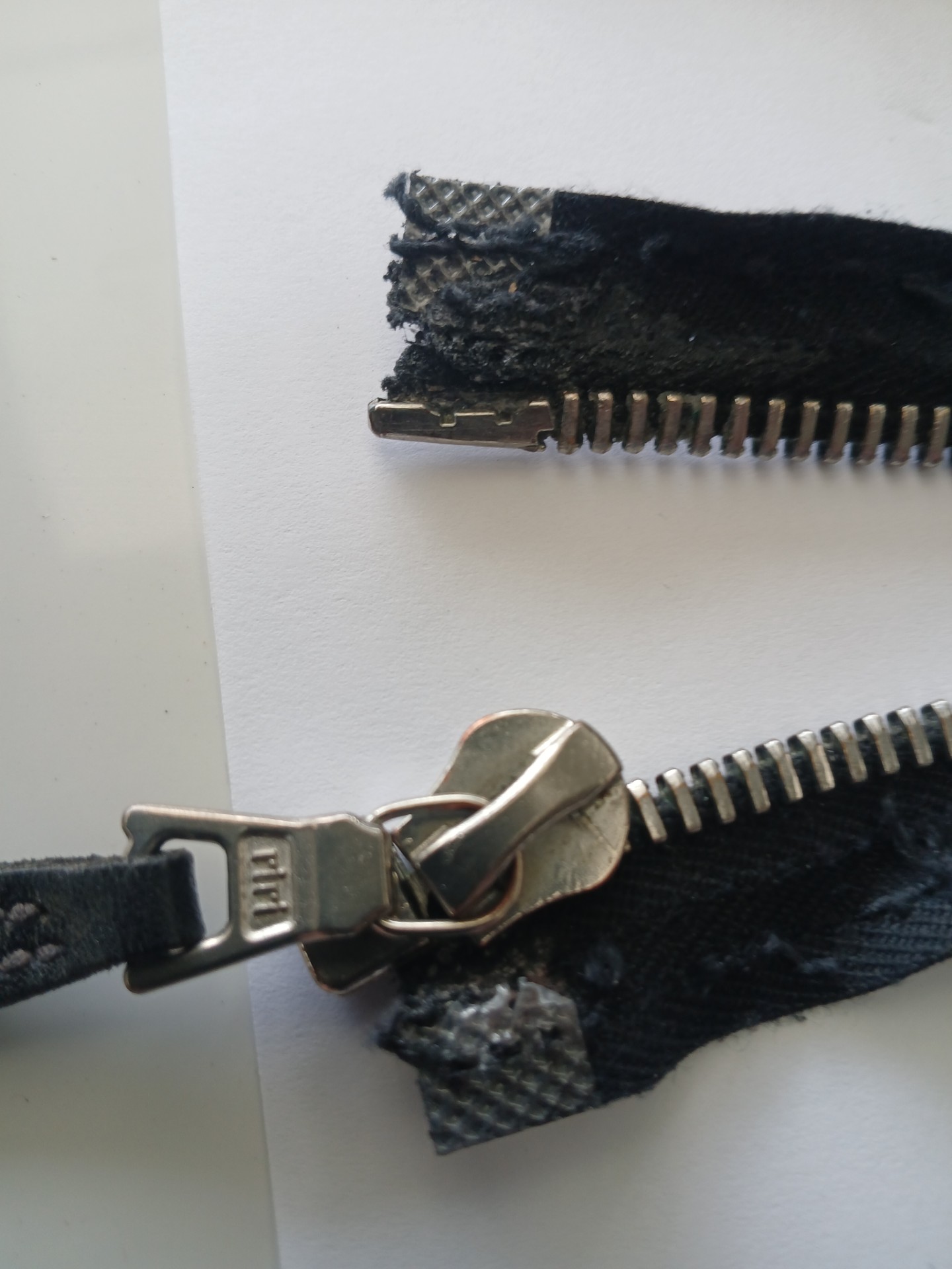 RIRI zipper.jpg