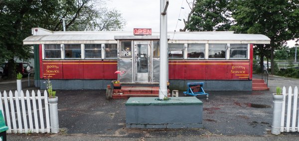 Liberty_Elm_Diner_aka_Central_Diner.jpg