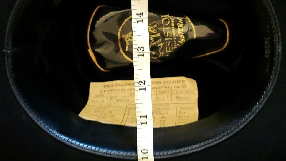 Size 7.75 in X 6.15 in good full 6 7 8 or 55 label  20251029_140034.jpg