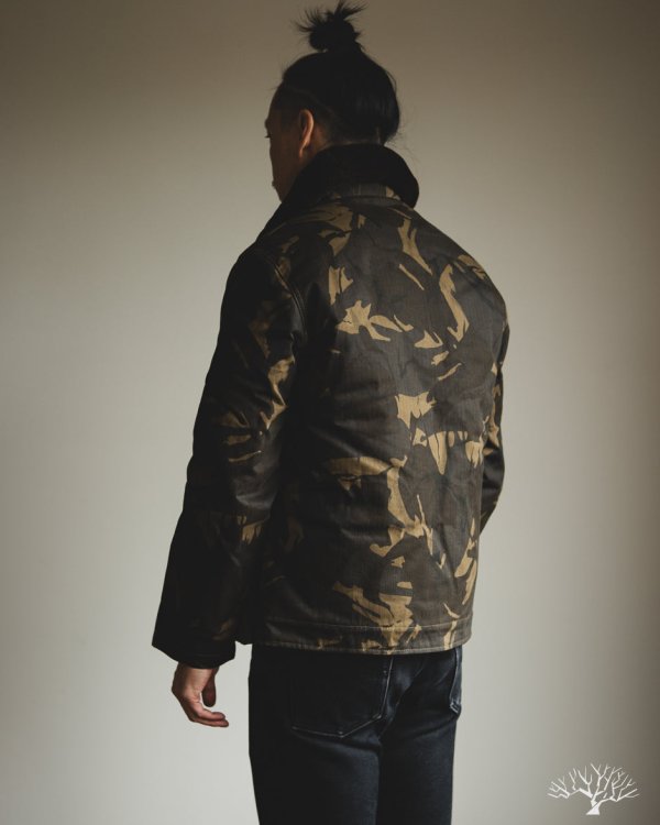 dehen-1920-n-1-deck-jacket-dry-wax-cotton-darkwood-camo-brown-mouton_16_940x.jpg