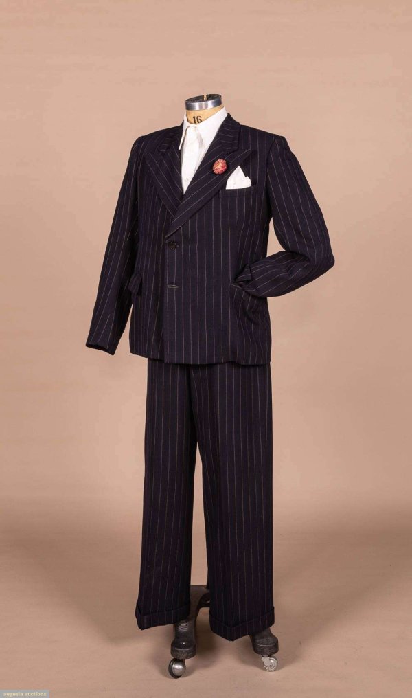 aa1930ssuit.jpg